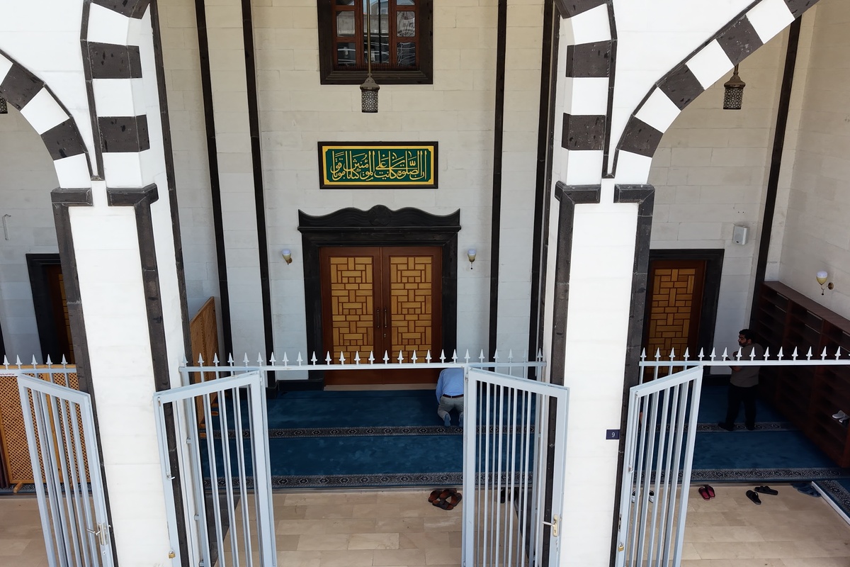 Gülsüm Eruslu (Karsiyaka Center) Mosque Thumbnail 3